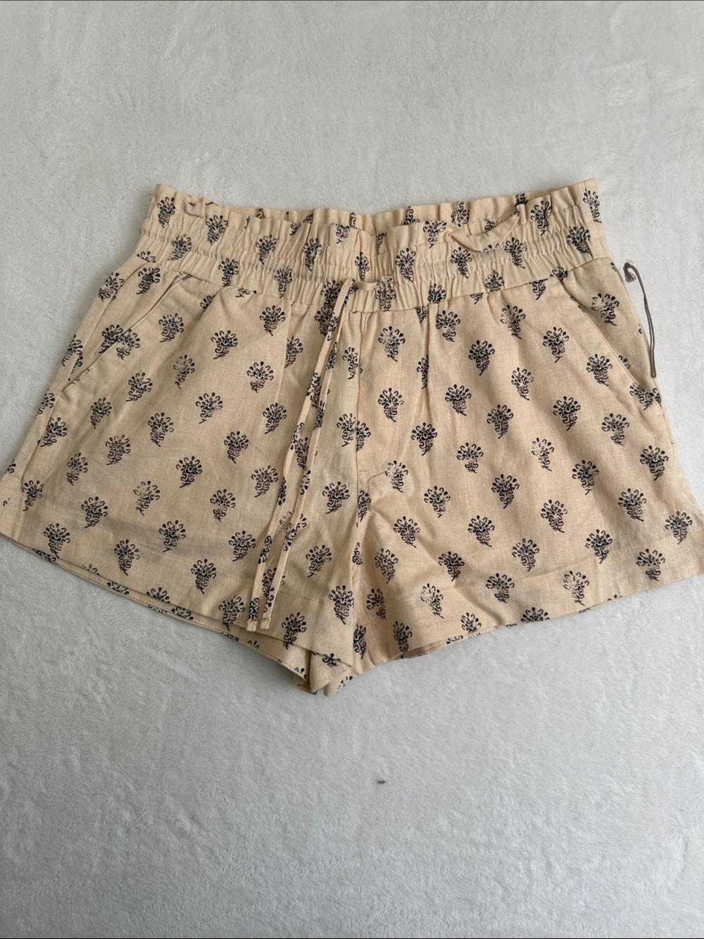 Beige Linen Floral Print Women’s Shorts